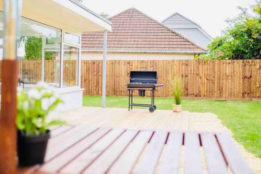 Gorgeous Luxury Chalet, New Forest & Coast & Hordle Exteriör bild